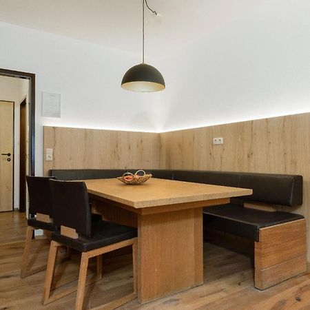 Appartement Krippenstein Mit Indoorpool Und Sauna Бад Гойзерн Екстериор снимка