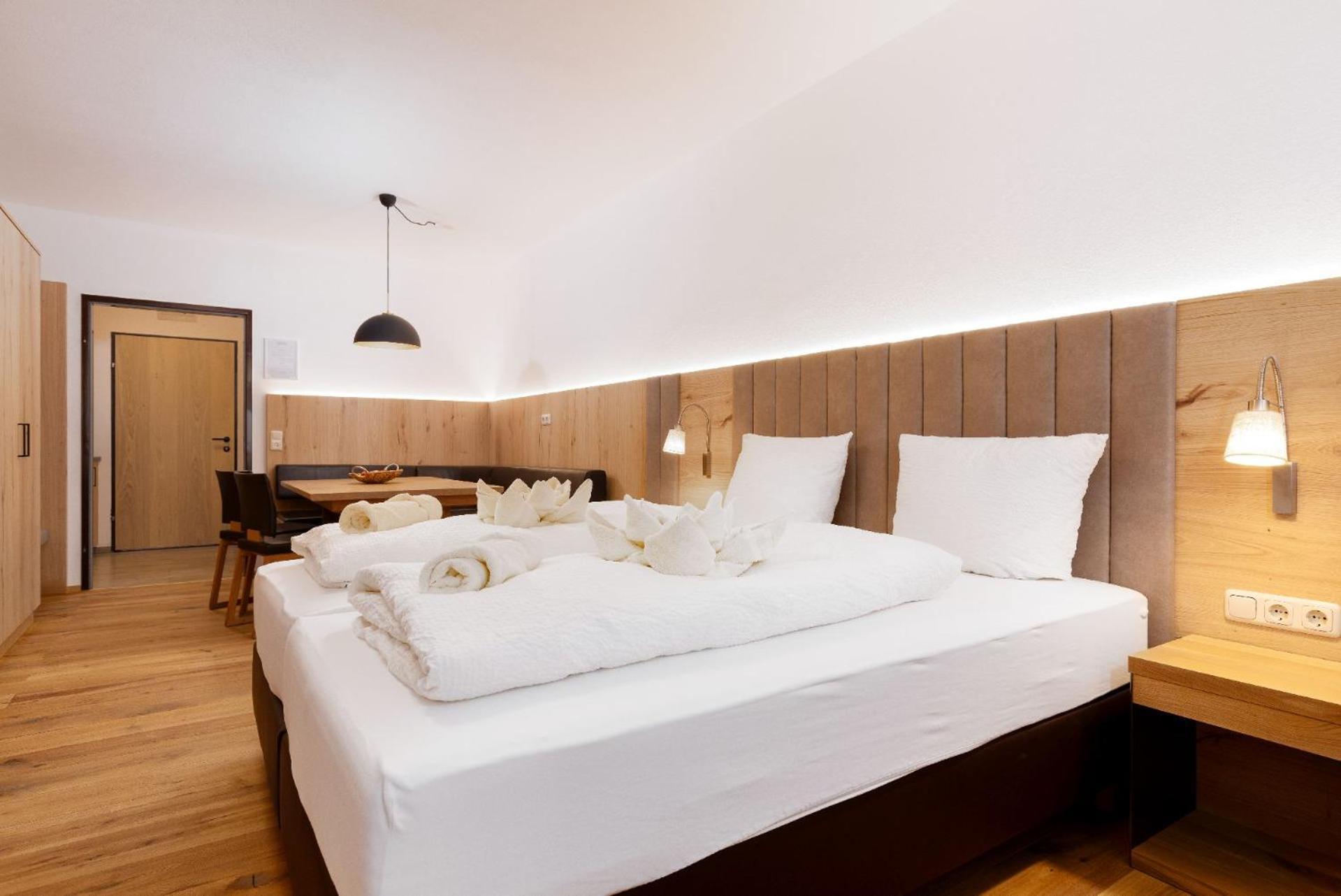 Appartement Krippenstein Mit Indoorpool Und Sauna Бад Гойзерн Екстериор снимка